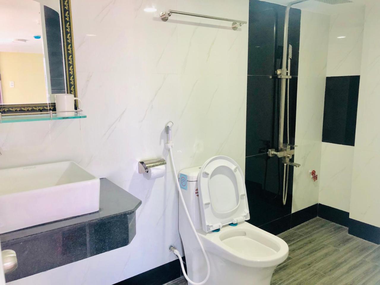 Ngoc Huong Hostel & Apartments クイニョン エクステリア 写真