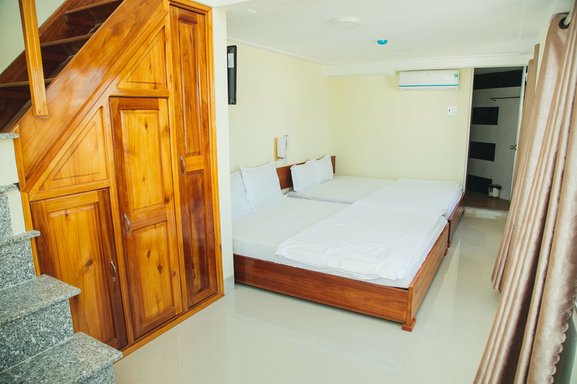 Ngoc Huong Hostel & Apartments クイニョン エクステリア 写真